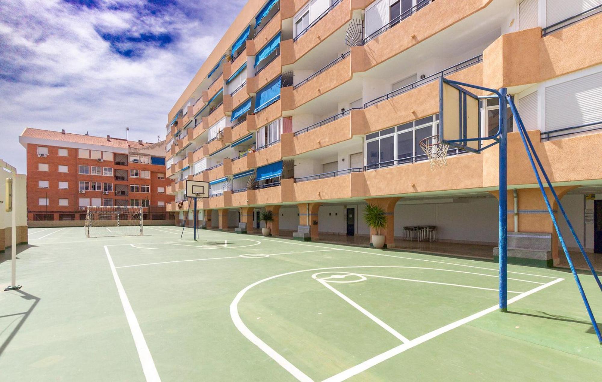 Nice Apartment In Torrevieja With Kitchen Exterior foto