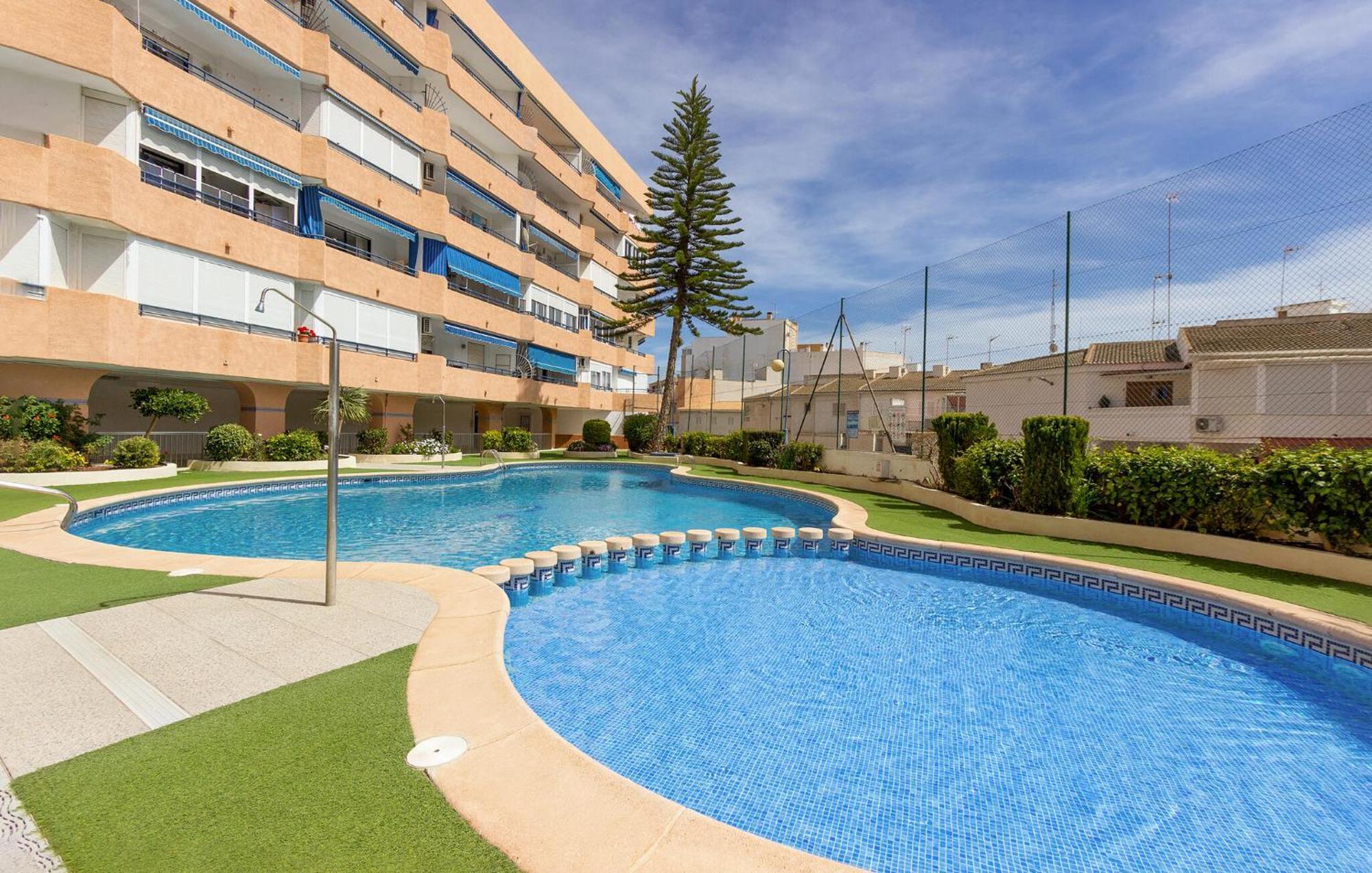 Nice Apartment In Torrevieja With Kitchen Exterior foto